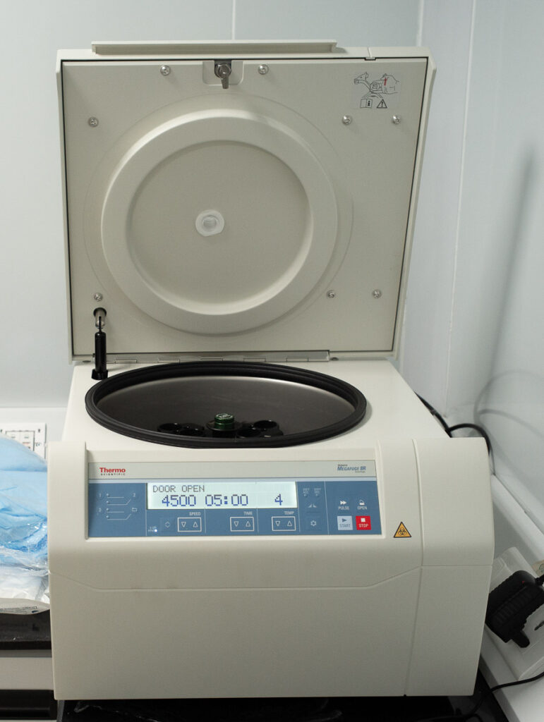 Heraeus-Megafuge-Centrifuge-1
